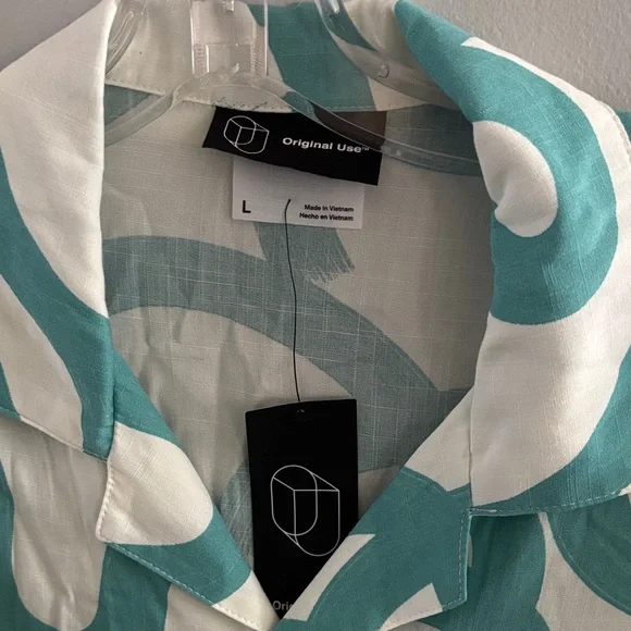 Women’s Resort Button Down Shirt Tidal Pattern - Picture 2 of 7